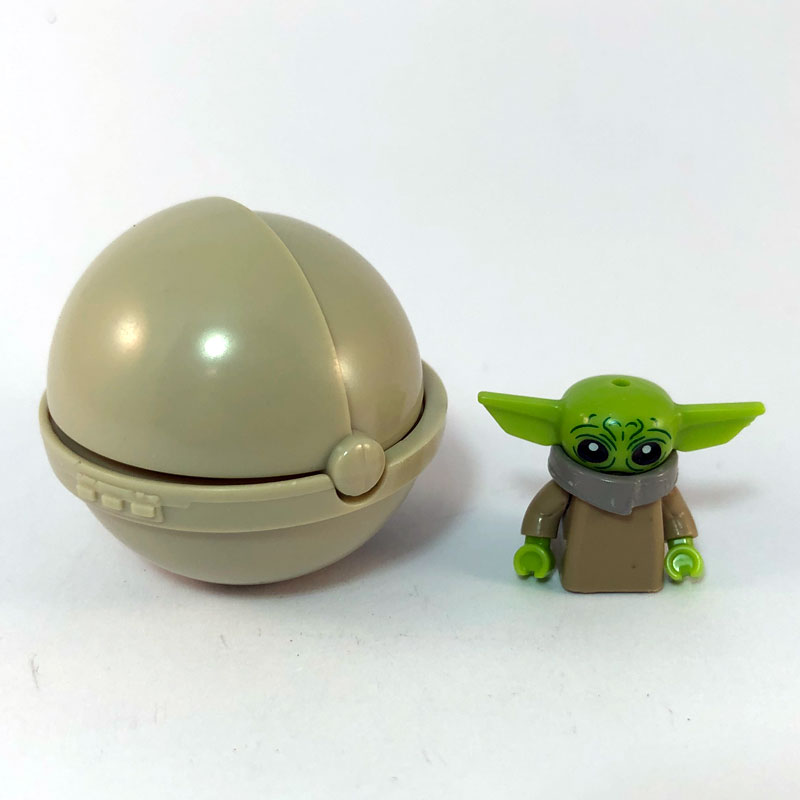 Baby Yoda pram pod – closed