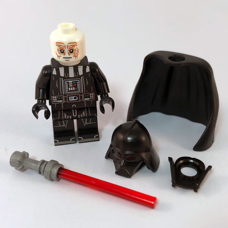 Darth Vader deluxe accessories