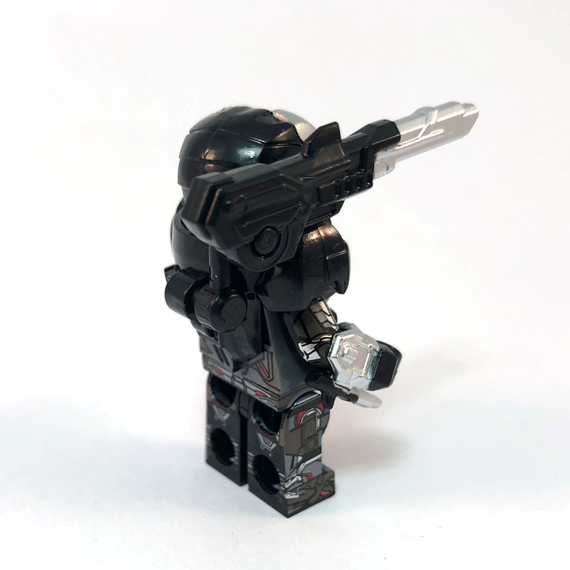 Warmachine Deluxe minifig side