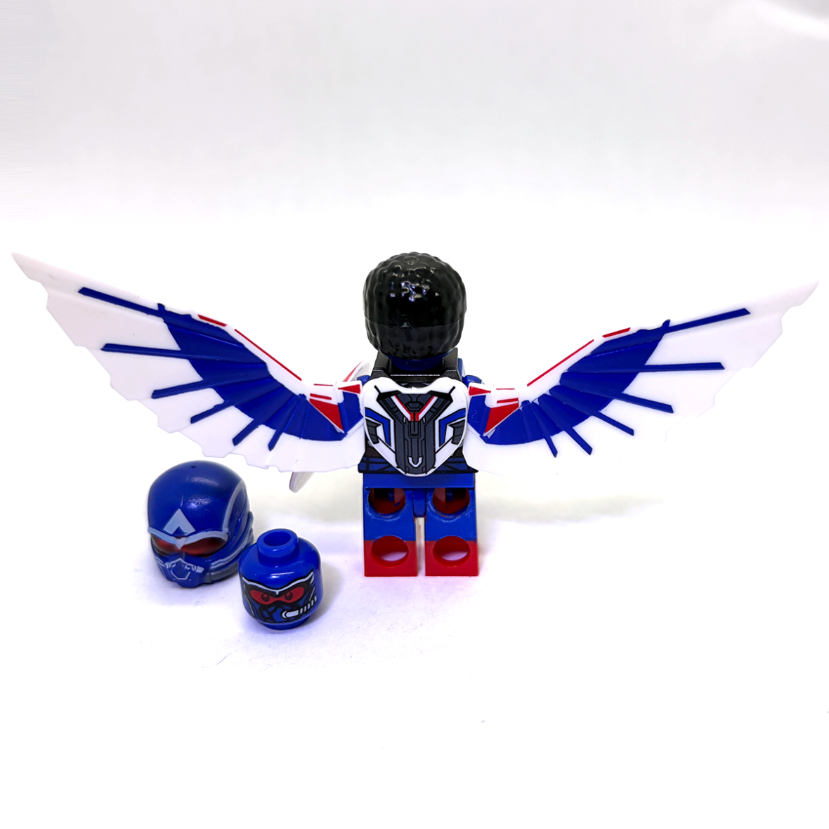Captain America Sam Wilson minifig rear