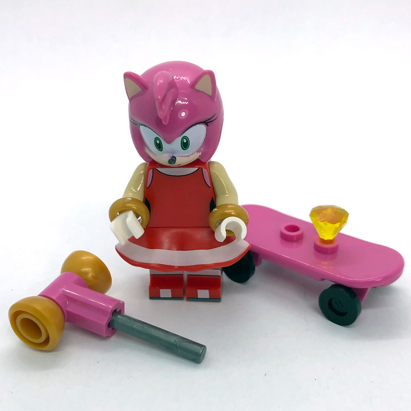 Amy Rose Minifig accessories