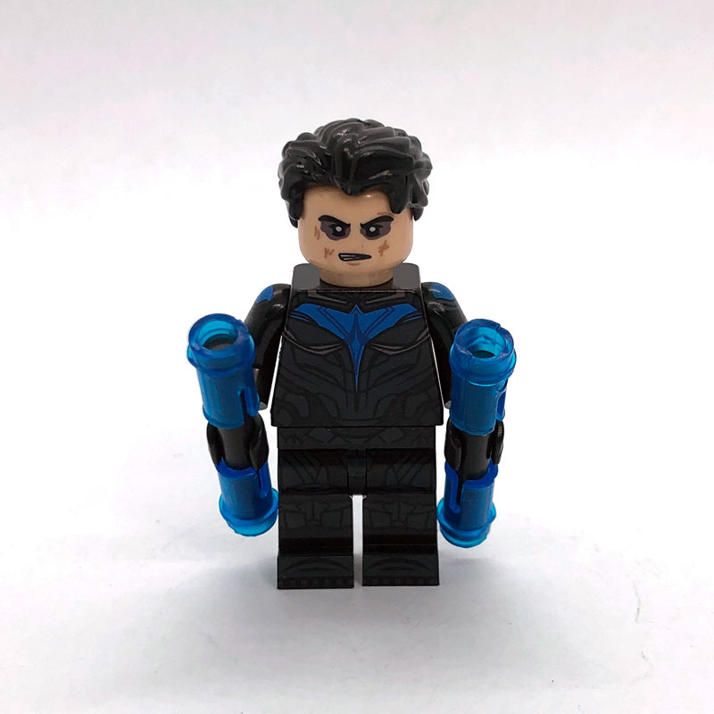 Nightwing Minifig Titans face2