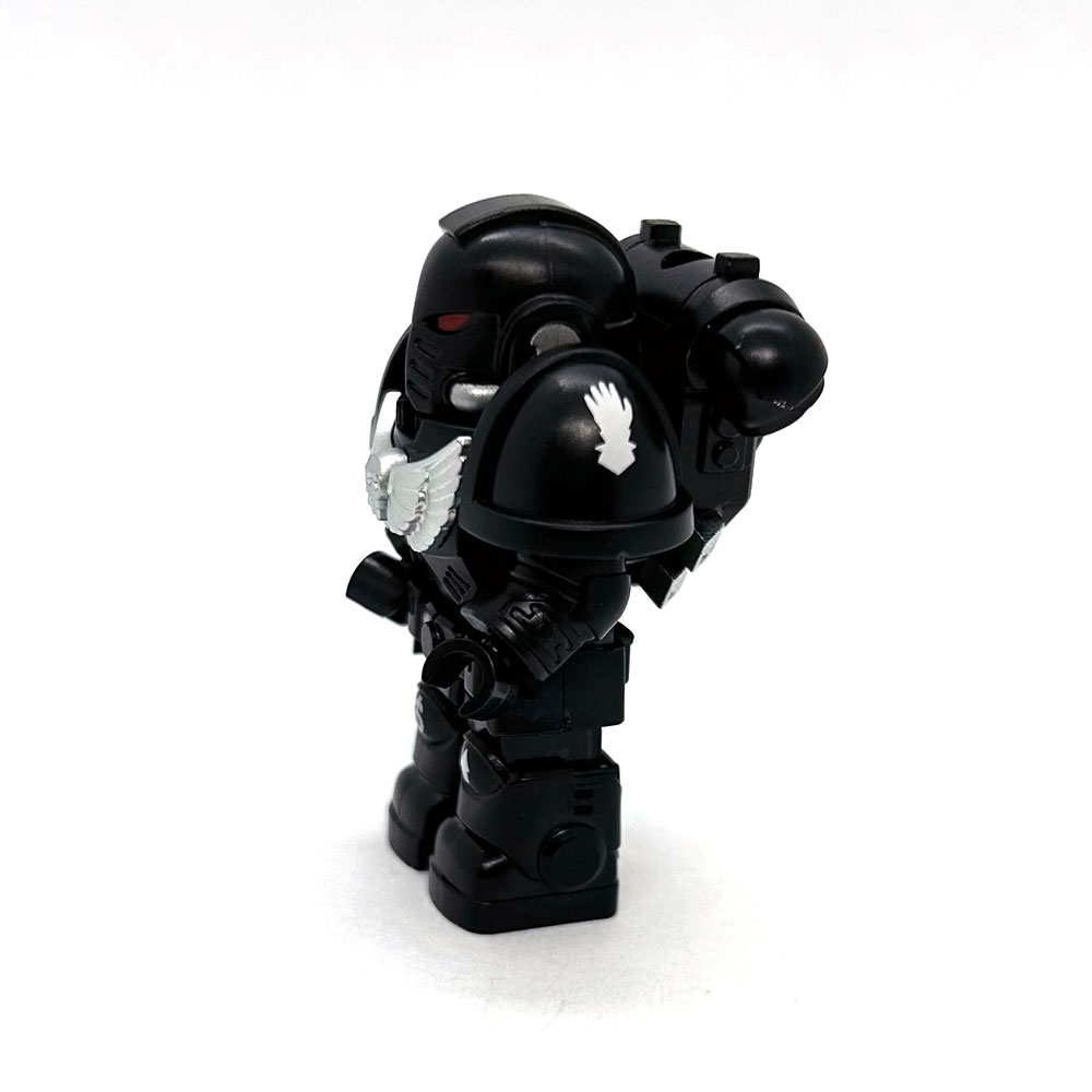 Space Marine Minifig Iron Hands – side
