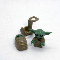 Baby Yoda backpack minifig